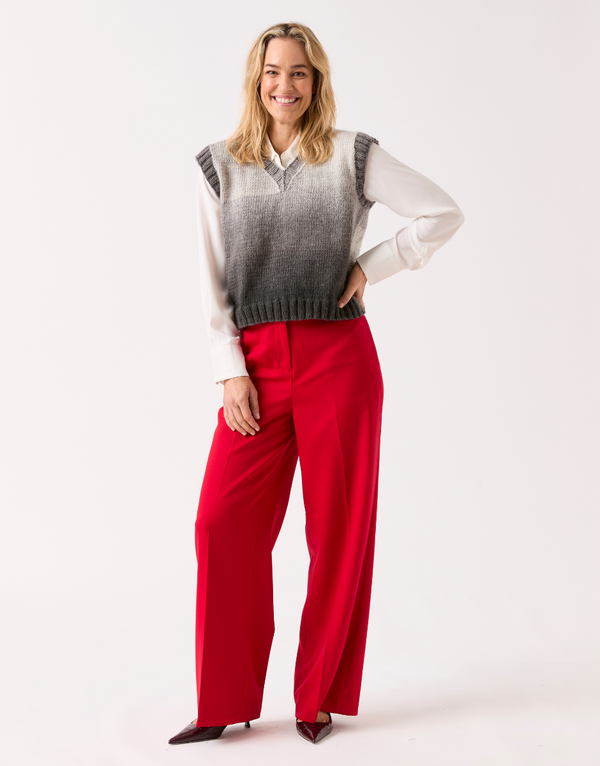 Sirdar Pattern 10844 Vest In Show Pullover