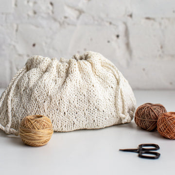 Flax & Twine - Trellis Stitch Drawstring Back Kit (with needles)