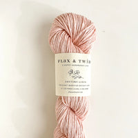 Flax & Twine - Trellis Stitch Drawstring Back Kit (with needles)