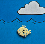 happy fish 18mm button beige