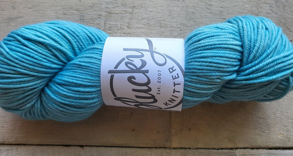 Plucky Knitter Primo DK yarn in the color Powder Puff