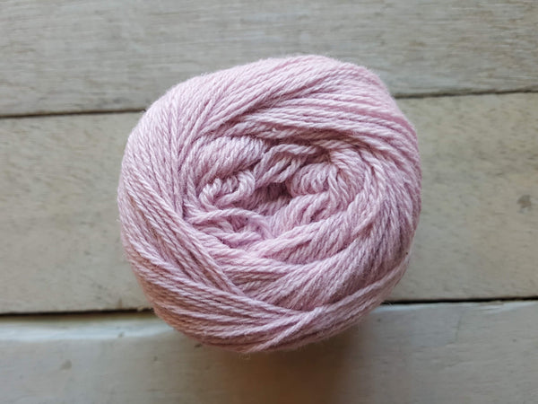 Queensland United Yarn in the Color 35 Fairy