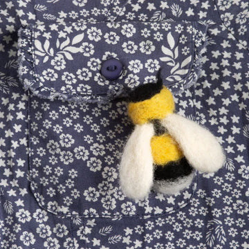 Bee Brooch Mini Needle Felting Kit