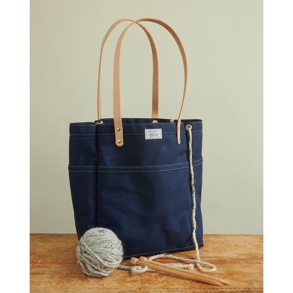 image of artifact knitting bag in the color Navy