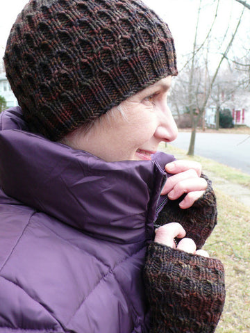 Lacunae Mitts & Hat Pattern by Knitspot