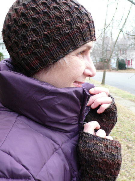 Lacunae Mitts & Hat Pattern by Knitspot